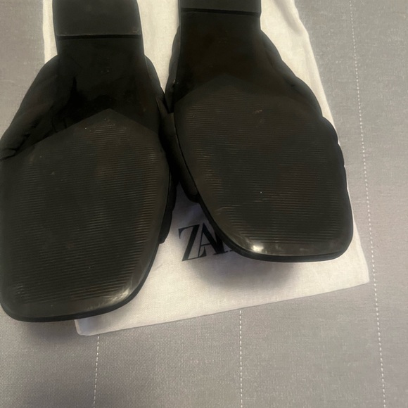 Zara flats - Picture 2 of 2